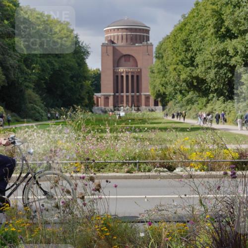 14.09.2025 - Stadtparktriathlon Michael Burmester http://msf.ph/oto/8902815 14.09.2025 13:47:21 Radfahren  meine-sportfotos.de