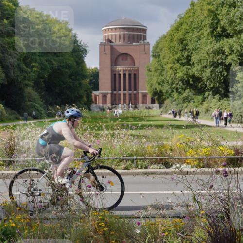 14.09.2025 - Stadtparktriathlon Michael Burmester http://msf.ph/oto/8902819 14.09.2025 13:47:35 Radfahren 1429, 1542 meine-sportfotos.de