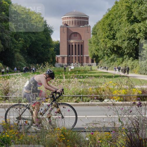 14.09.2025 - Stadtparktriathlon Michael Burmester http://msf.ph/oto/8902823 14.09.2025 13:48:10 Radfahren 1539, 1544 meine-sportfotos.de