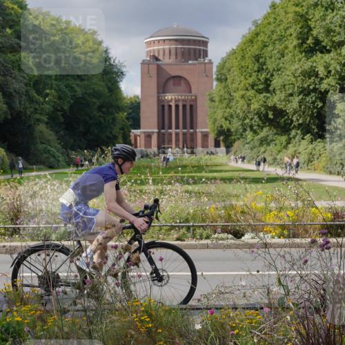 14.09.2025 - Stadtparktriathlon Michael Burmester http://msf.ph/oto/8902833 14.09.2025 13:49:24 Radfahren 1559 meine-sportfotos.de