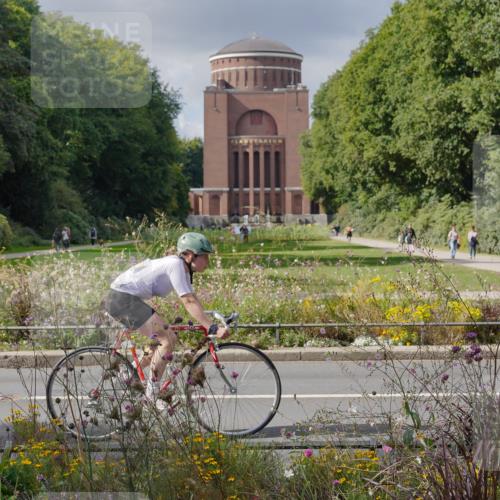 14.09.2025 - Stadtparktriathlon Michael Burmester http://msf.ph/oto/8902835 14.09.2025 13:49:39 Radfahren 1523 meine-sportfotos.de