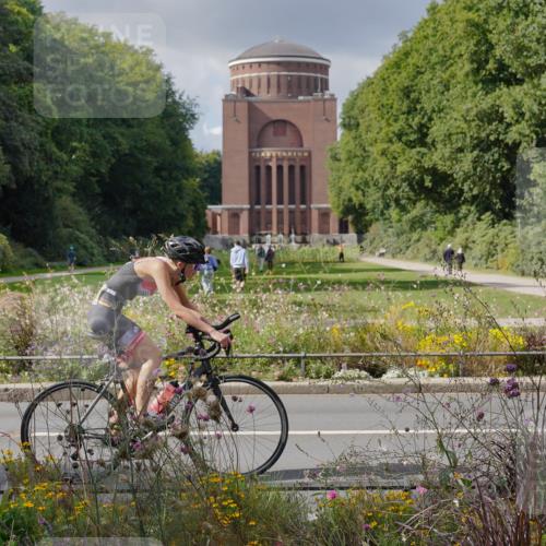 14.09.2025 - Stadtparktriathlon Michael Burmester http://msf.ph/oto/8902837 14.09.2025 13:50:13 Radfahren 1531 meine-sportfotos.de