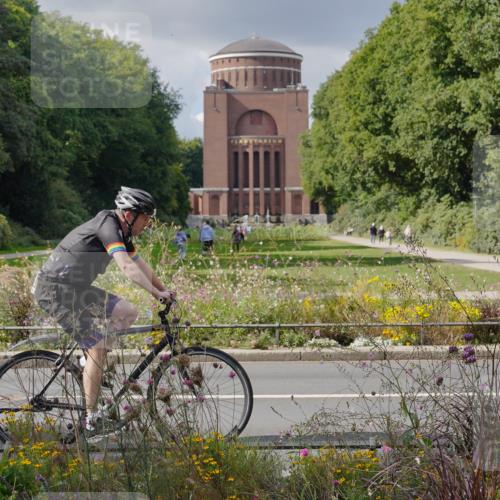 14.09.2025 - Stadtparktriathlon Michael Burmester http://msf.ph/oto/8902839 14.09.2025 13:50:33 Radfahren 1491 meine-sportfotos.de