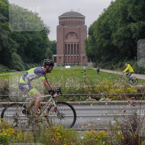 14.09.2025 - Stadtparktriathlon Michael Burmester http://msf.ph/oto/8902840 14.09.2025 09:58:29 Radfahren 590 meine-sportfotos.de