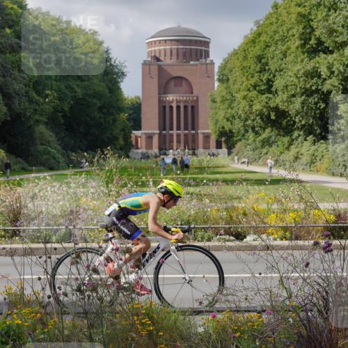 14.09.2025 - Stadtparktriathlon Michael Burmester http://msf.ph/oto/8902850 14.09.2025 13:51:59 Radfahren 1527, 1646, 1647, 1691 meine-sportfotos.de