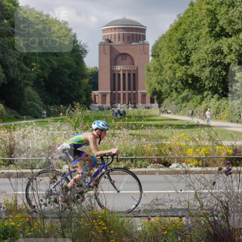 14.09.2025 - Stadtparktriathlon Michael Burmester http://msf.ph/oto/8902856 14.09.2025 13:52:17 Radfahren 1678 meine-sportfotos.de