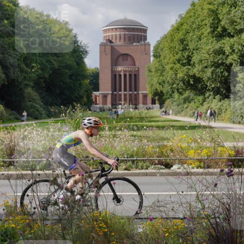 14.09.2025 - Stadtparktriathlon Michael Burmester http://msf.ph/oto/8902860 14.09.2025 13:52:36 Radfahren 1534, 1553, 1650, 1661, 1662, 1663 meine-sportfotos.de