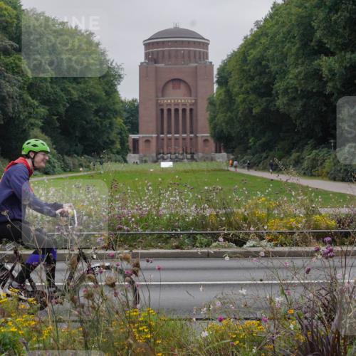 14.09.2025 - Stadtparktriathlon Michael Burmester http://msf.ph/oto/8902872 14.09.2025 10:00:17 Radfahren 582 meine-sportfotos.de