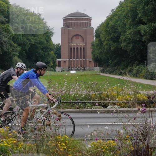 14.09.2025 - Stadtparktriathlon Michael Burmester http://msf.ph/oto/8902884 14.09.2025 10:00:54 Radfahren 512, 533, 548, 576, 583, 618 meine-sportfotos.de
