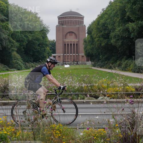 14.09.2025 - Stadtparktriathlon Michael Burmester http://msf.ph/oto/8902909 14.09.2025 10:01:25 Radfahren 554, 585, 587, 607, 609 meine-sportfotos.de