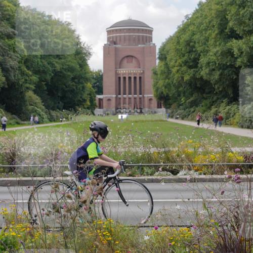 14.09.2025 - Stadtparktriathlon Michael Burmester http://msf.ph/oto/8902938 14.09.2025 13:57:34 Radfahren 1666 meine-sportfotos.de