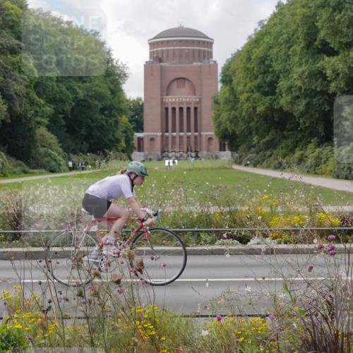 14.09.2025 - Stadtparktriathlon Michael Burmester http://msf.ph/oto/8902946 14.09.2025 13:58:50 Radfahren 1523 meine-sportfotos.de