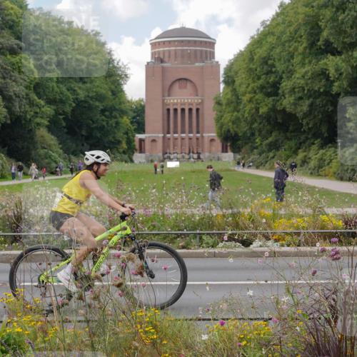14.09.2025 - Stadtparktriathlon Michael Burmester http://msf.ph/oto/8902956 14.09.2025 14:04:33 Radfahren 1529 meine-sportfotos.de