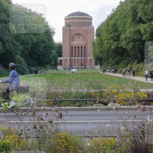 14.09.2025 - Stadtparktriathlon Michael Burmester http://msf.ph/oto/8902973 14.09.2025 14:13:55 Radfahren  meine-sportfotos.de