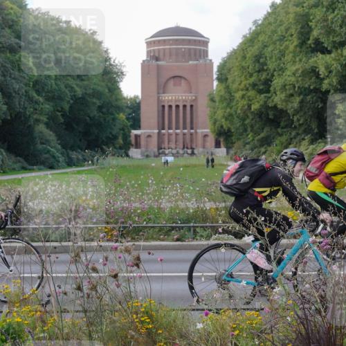 14.09.2025 - Stadtparktriathlon Michael Burmester http://msf.ph/oto/8902977 14.09.2025 14:15:22 Radfahren  meine-sportfotos.de