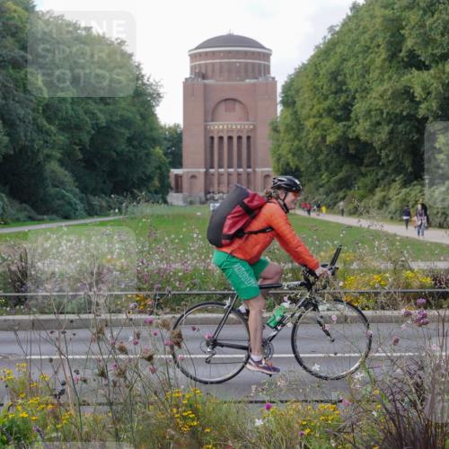 14.09.2025 - Stadtparktriathlon Michael Burmester http://msf.ph/oto/8902979 14.09.2025 14:15:22 Radfahren  meine-sportfotos.de