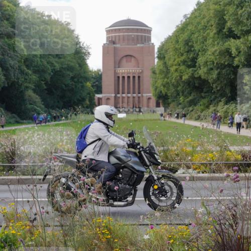 14.09.2025 - Stadtparktriathlon Michael Burmester http://msf.ph/oto/8902981 14.09.2025 14:18:08 Radfahren  meine-sportfotos.de