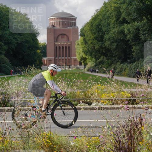 14.09.2025 - Stadtparktriathlon Michael Burmester http://msf.ph/oto/8902983 14.09.2025 14:23:45 Radfahren  meine-sportfotos.de