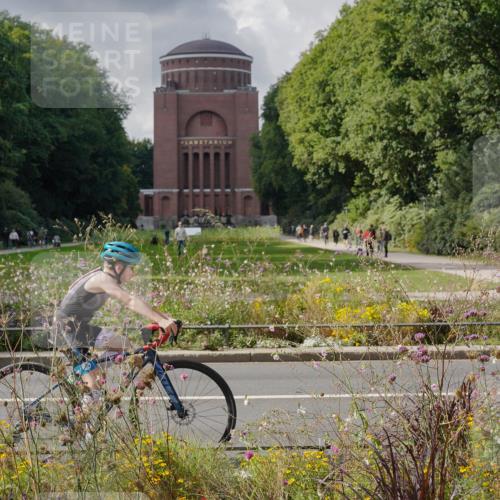 14.09.2025 - Stadtparktriathlon Michael Burmester http://msf.ph/oto/8903001 14.09.2025 14:25:07 Radfahren 1697, 1700, 1703, 1732, 1772, 1775, 1776, 1788 meine-sportfotos.de
