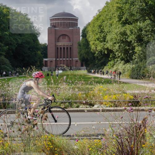 14.09.2025 - Stadtparktriathlon Michael Burmester http://msf.ph/oto/8903003 14.09.2025 14:25:08 Radfahren 1697, 1703, 1732, 1775, 1776, 1788 meine-sportfotos.de