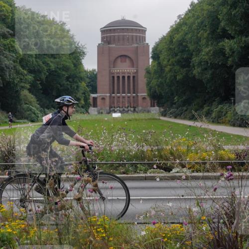 14.09.2025 - Stadtparktriathlon Michael Burmester http://msf.ph/oto/8903004 14.09.2025 10:05:18 Radfahren 549, 553, 562, 563, 586 meine-sportfotos.de