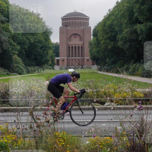 14.09.2025 - Stadtparktriathlon Michael Burmester http://msf.ph/oto/8903012 14.09.2025 10:05:25 Radfahren 547, 549, 562, 586 meine-sportfotos.de