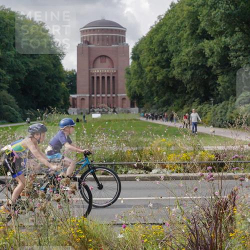 14.09.2025 - Stadtparktriathlon Michael Burmester http://msf.ph/oto/8903023 14.09.2025 14:25:24 Radfahren 1693, 1702, 1707, 1711, 1717, 1729, 1731, 1741, 1759, 1766, 1771, 1774, 1780, 1789, 1864 meine-sportfotos.de