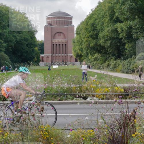 14.09.2025 - Stadtparktriathlon Michael Burmester http://msf.ph/oto/8903057 14.09.2025 14:25:46 Radfahren 1710, 1736, 1745, 1753, 1755, 1777, 1783 meine-sportfotos.de
