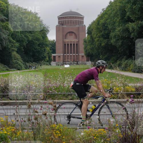 14.09.2025 - Stadtparktriathlon Michael Burmester http://msf.ph/oto/8903068 14.09.2025 10:08:13 Radfahren 575, 591 meine-sportfotos.de