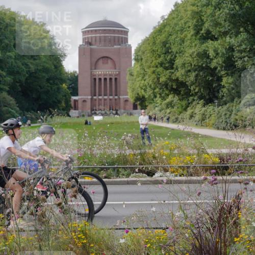 14.09.2025 - Stadtparktriathlon Michael Burmester http://msf.ph/oto/8903073 14.09.2025 14:26:04 Radfahren 1694, 1701, 1720, 1740, 1743, 1761, 1765, 1770, 1778, 1781, 1786, 1791 meine-sportfotos.de