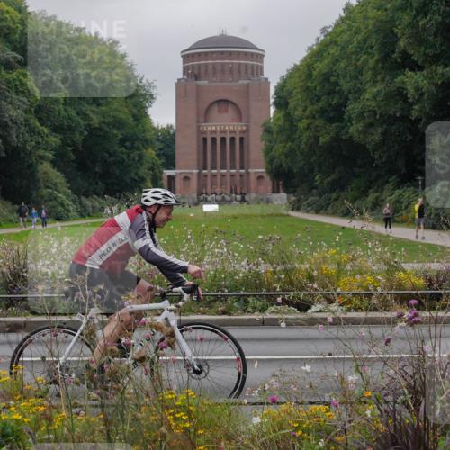14.09.2025 - Stadtparktriathlon Michael Burmester http://msf.ph/oto/8903076 14.09.2025 10:08:49 Radfahren 550, 587, 593 meine-sportfotos.de