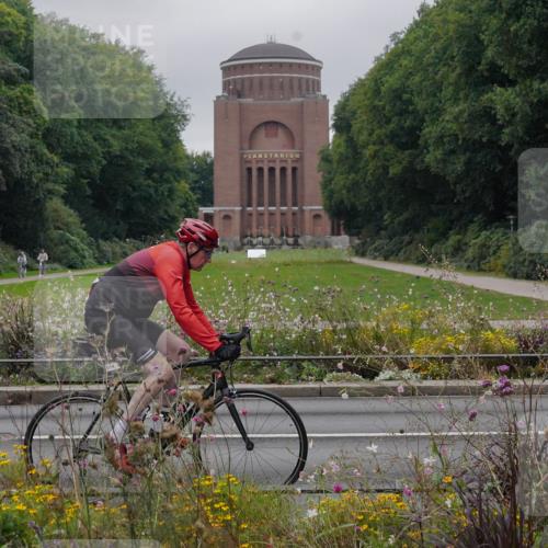 14.09.2025 - Stadtparktriathlon Michael Burmester http://msf.ph/oto/8903084 14.09.2025 10:09:04 Radfahren 576, 585, 614, 616 meine-sportfotos.de