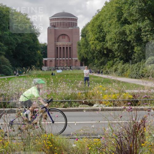 14.09.2025 - Stadtparktriathlon Michael Burmester http://msf.ph/oto/8903086 14.09.2025 14:26:16 Radfahren 1694, 1696, 1698, 1699, 1727, 1744, 1747, 1754, 1761, 1768, 1781, 1865 meine-sportfotos.de