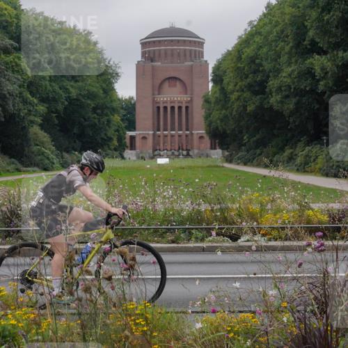 14.09.2025 - Stadtparktriathlon Michael Burmester http://msf.ph/oto/8903087 14.09.2025 10:09:15 Radfahren 518, 595, 597, 616 meine-sportfotos.de