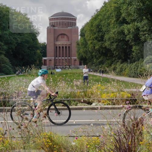 14.09.2025 - Stadtparktriathlon Michael Burmester http://msf.ph/oto/8903094 14.09.2025 14:26:23 Radfahren 1696, 1698, 1699, 1722, 1744, 1754, 1804, 1865 meine-sportfotos.de