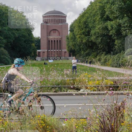 14.09.2025 - Stadtparktriathlon Michael Burmester http://msf.ph/oto/8903096 14.09.2025 14:26:25 Radfahren 1696, 1698, 1699, 1722, 1744, 1751, 1754, 1804, 1865 meine-sportfotos.de