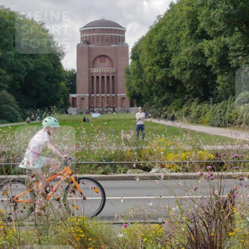 14.09.2025 - Stadtparktriathlon Michael Burmester http://msf.ph/oto/8903098 14.09.2025 14:26:26 Radfahren 1698, 1699, 1722, 1744, 1751, 1754, 1804, 1865 meine-sportfotos.de