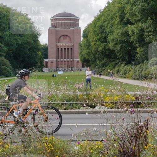 14.09.2025 - Stadtparktriathlon Michael Burmester http://msf.ph/oto/8903100 14.09.2025 14:26:32 Radfahren 1726, 1748, 1751, 1779, 1804 meine-sportfotos.de