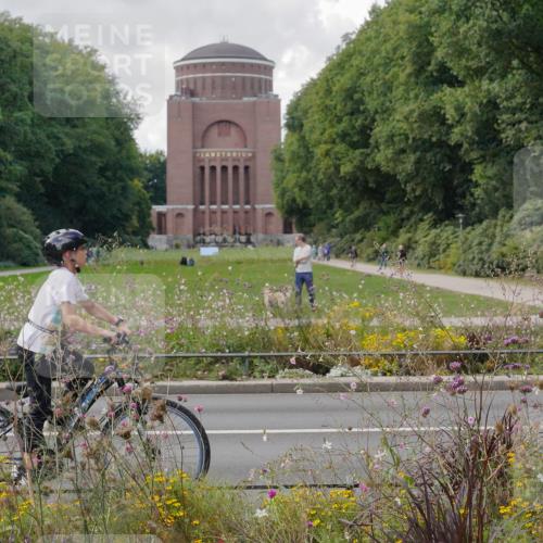 14.09.2025 - Stadtparktriathlon Michael Burmester http://msf.ph/oto/8903101 14.09.2025 14:26:35 Radfahren 1721, 1726, 1748, 1751, 1779 meine-sportfotos.de