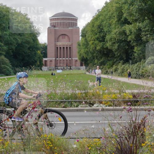 14.09.2025 - Stadtparktriathlon Michael Burmester http://msf.ph/oto/8903109 14.09.2025 14:26:46 Radfahren 1715, 1721, 1726, 1750, 1757, 1773 meine-sportfotos.de