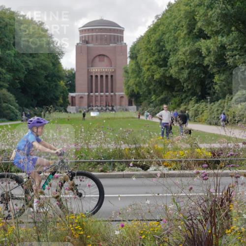 14.09.2025 - Stadtparktriathlon Michael Burmester http://msf.ph/oto/8903121 14.09.2025 14:27:19 Radfahren 1712, 1749 meine-sportfotos.de