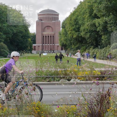 14.09.2025 - Stadtparktriathlon Michael Burmester http://msf.ph/oto/8903123 14.09.2025 14:27:25 Radfahren 1712, 1749, 1787 meine-sportfotos.de