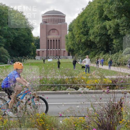 14.09.2025 - Stadtparktriathlon Michael Burmester http://msf.ph/oto/8903125 14.09.2025 14:27:32 Radfahren 1712, 1787 meine-sportfotos.de