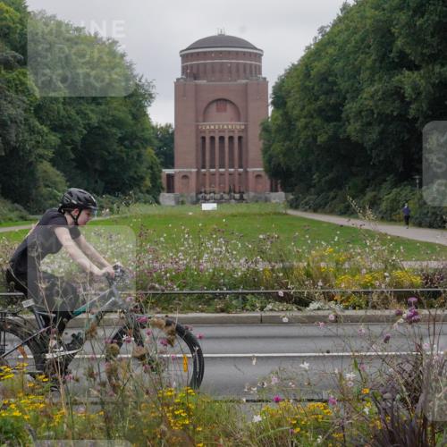 14.09.2025 - Stadtparktriathlon Michael Burmester http://msf.ph/oto/8903132 14.09.2025 10:11:20 Radfahren 528, 533, 568 meine-sportfotos.de
