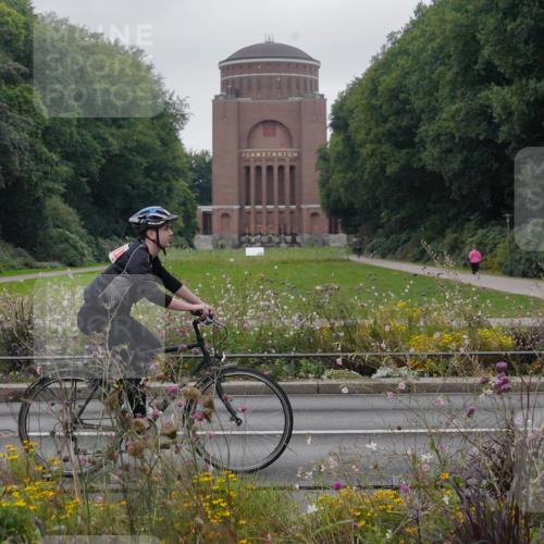 14.09.2025 - Stadtparktriathlon Michael Burmester http://msf.ph/oto/8903159 14.09.2025 10:13:59 Radfahren 548, 553 meine-sportfotos.de