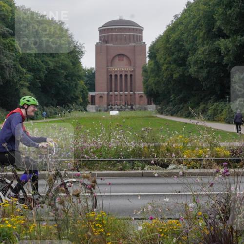 14.09.2025 - Stadtparktriathlon Michael Burmester http://msf.ph/oto/8903168 14.09.2025 10:14:51 Radfahren 536, 582, 584 meine-sportfotos.de