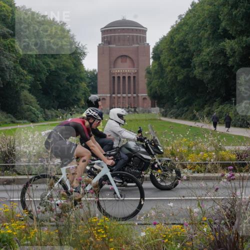 14.09.2025 - Stadtparktriathlon Michael Burmester http://msf.ph/oto/8903171 14.09.2025 10:15:01 Radfahren 536, 541, 575, 604, 717 meine-sportfotos.de