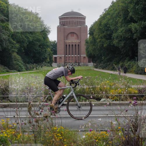 14.09.2025 - Stadtparktriathlon Michael Burmester http://msf.ph/oto/8903173 14.09.2025 10:15:07 Radfahren 541, 575, 593, 597, 604, 605 meine-sportfotos.de