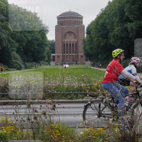 14.09.2025 - Stadtparktriathlon Michael Burmester http://msf.ph/oto/8903214 14.09.2025 10:18:11 Radfahren 602, 664, 674, 718 meine-sportfotos.de