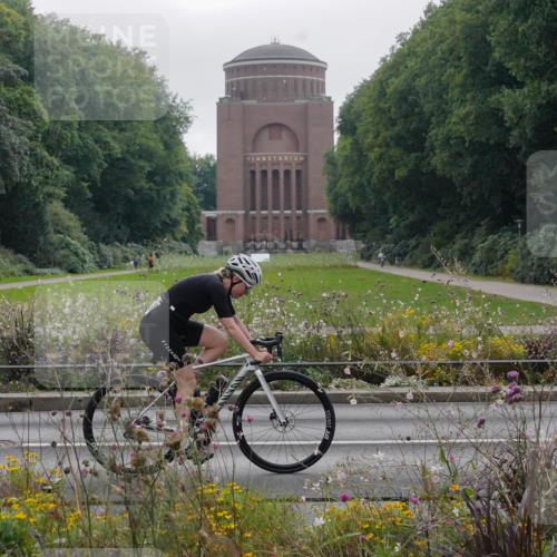 14.09.2025 - Stadtparktriathlon Michael Burmester http://msf.ph/oto/8903230 14.09.2025 10:19:17 Radfahren 530, 581, 665 meine-sportfotos.de